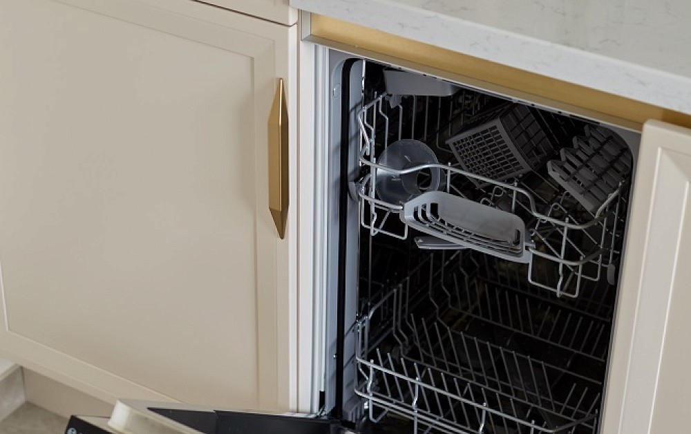 Лёгкая и функциональная кухня в стиле ар-деко