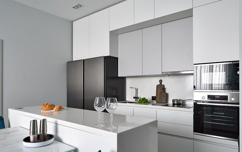 Функциональная кухня с островом 