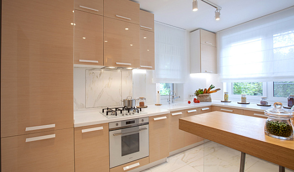 Бежевая кухня в Твери