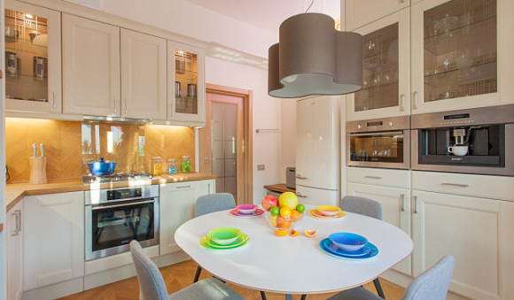 Бежевая кухня в Твери