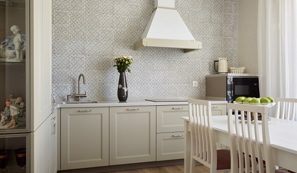 Светлая кухня в Екатеринбурге