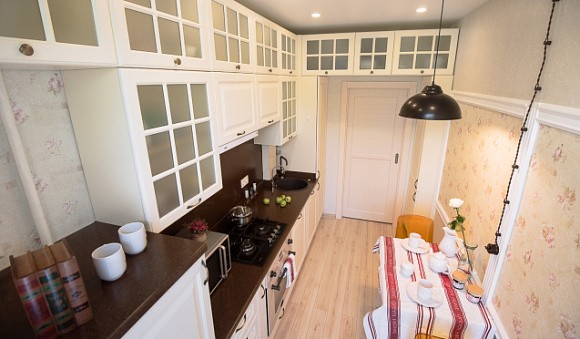 Светлая кухня в Санкт-Петербурге