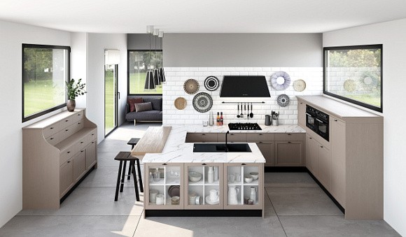 Светлая кухня в Екатеринбурге